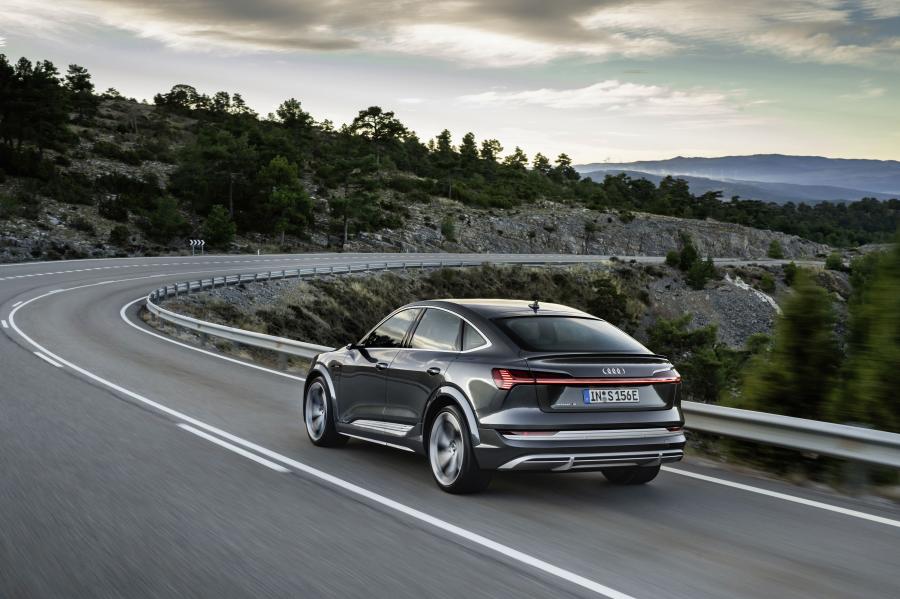  Audi e-tron S Sportback 2020 года  (WW) (фото 18 из 77)